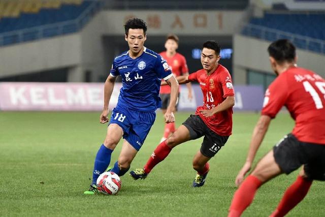 中国选手郭涵煜轻松晋级，温网冠军表现出色或遇威廉姆斯姐妹